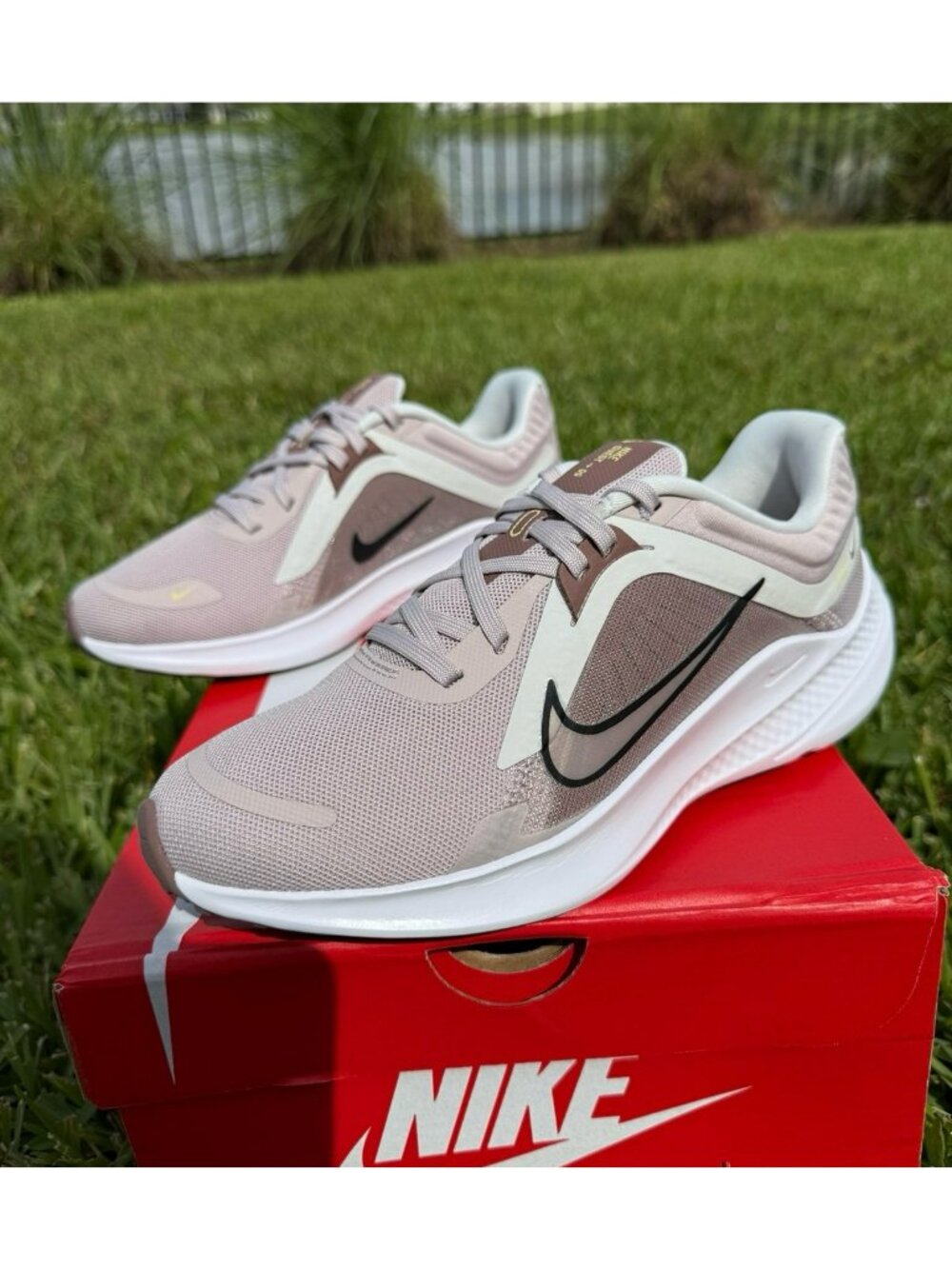6.5 WOMEN'S NIKE QUEST 5 PLATINUM VIOLET / BEIGE / WHITE DD9291-010 RUNNING